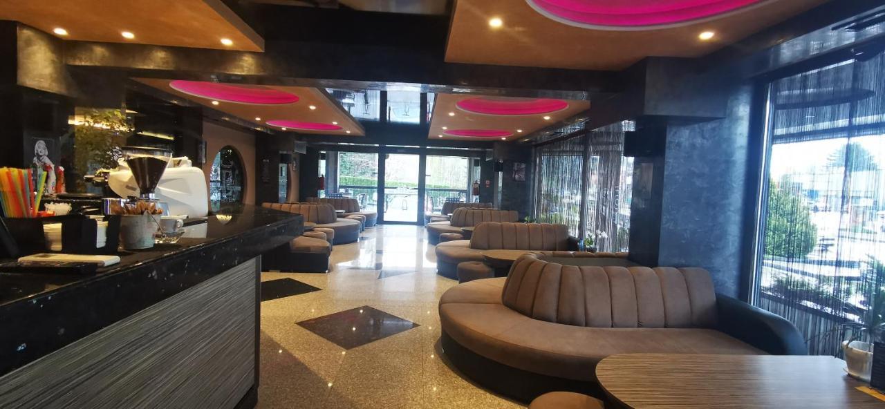 Hotel Elit Pernik Kültér fotó