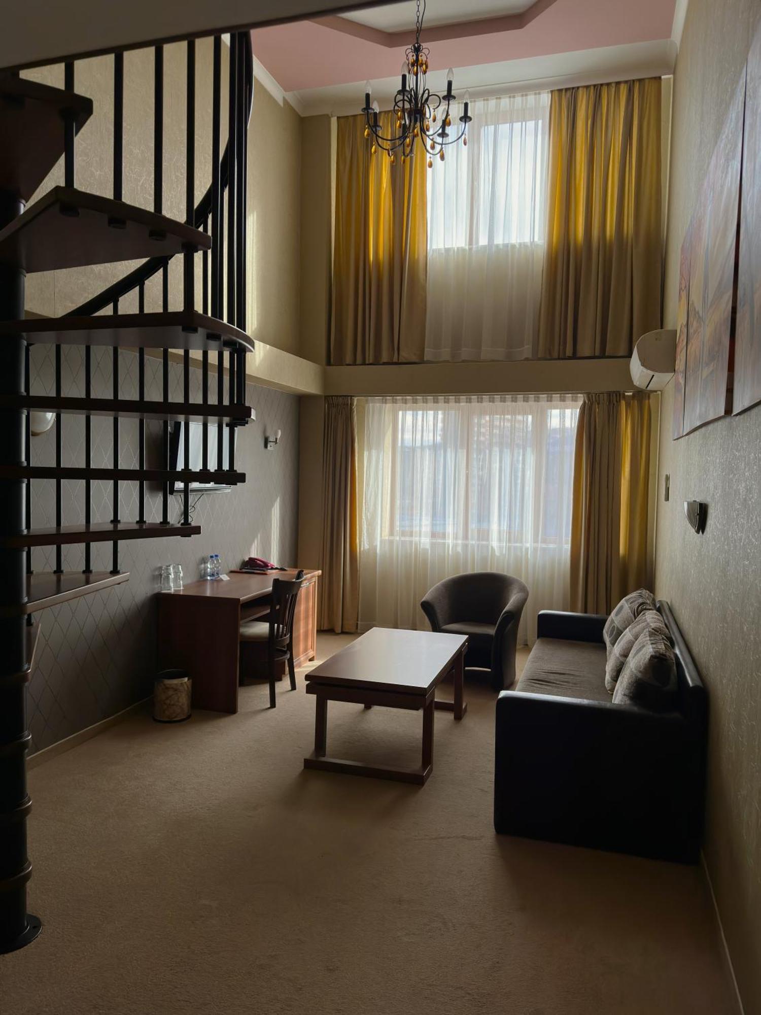 Hotel Elit Pernik Kültér fotó