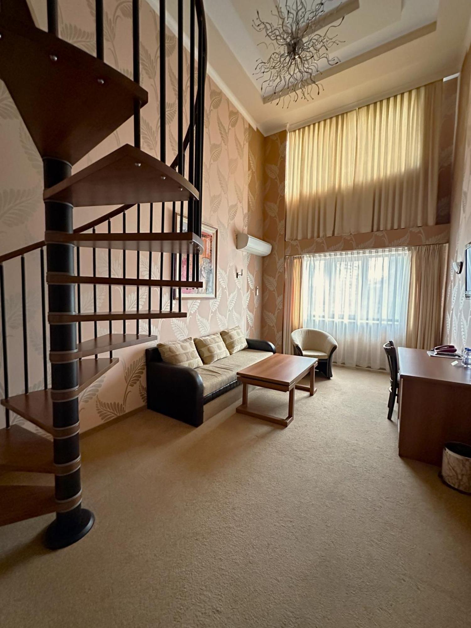 Hotel Elit Pernik Kültér fotó