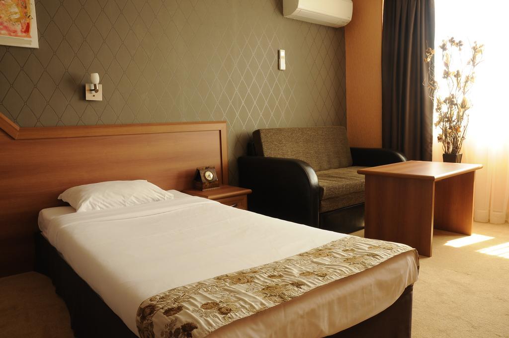 Hotel Elit Pernik Kültér fotó