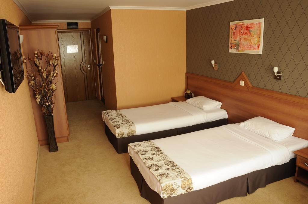 Hotel Elit Pernik Kültér fotó